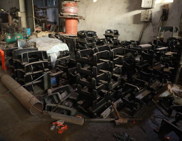 cutter and press for wire saw